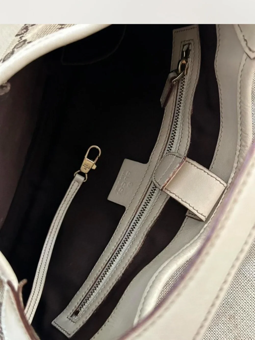 Gucci White & Brown GG Canvas Hobo Shoulder Bag - Picture 8 of 9